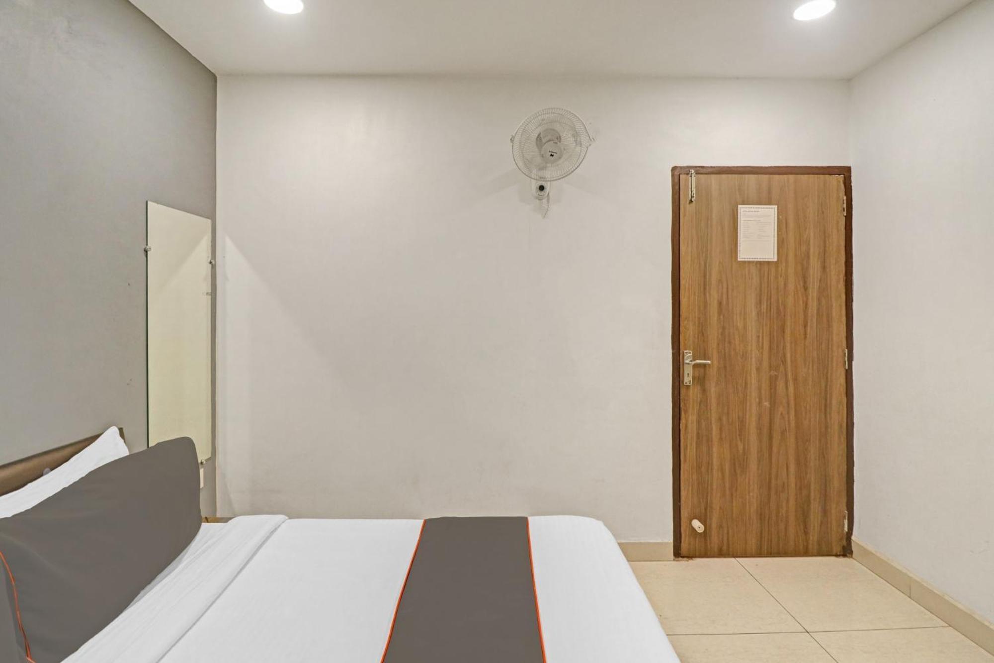 Collection O Seven Heaven Hotel New Delhi Exterior photo
